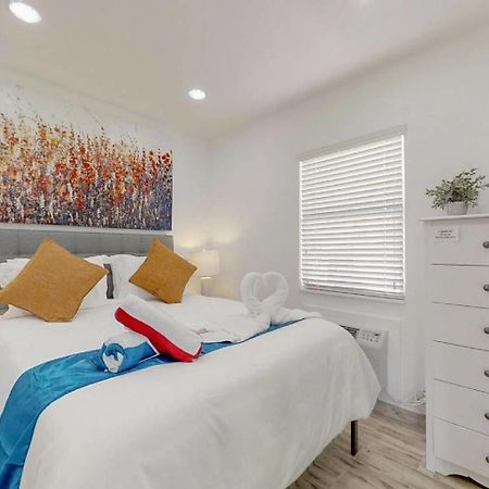 Chick & Fashionable 1 Bedroom Apt Beach Unit # 4 Hollywood Bagian luar foto
