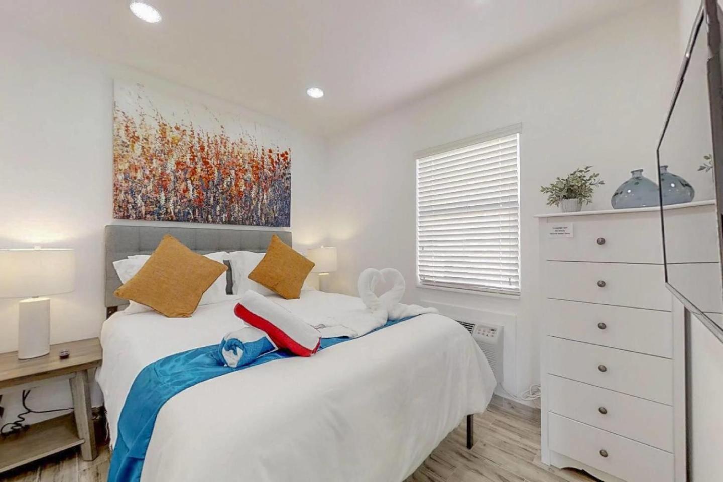 Chick & Fashionable 1 Bedroom Apt Beach Unit # 4 Hollywood Bagian luar foto