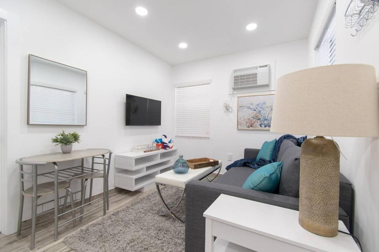 Chick & Fashionable 1 Bedroom Apt Beach Unit # 4 Hollywood Bagian luar foto